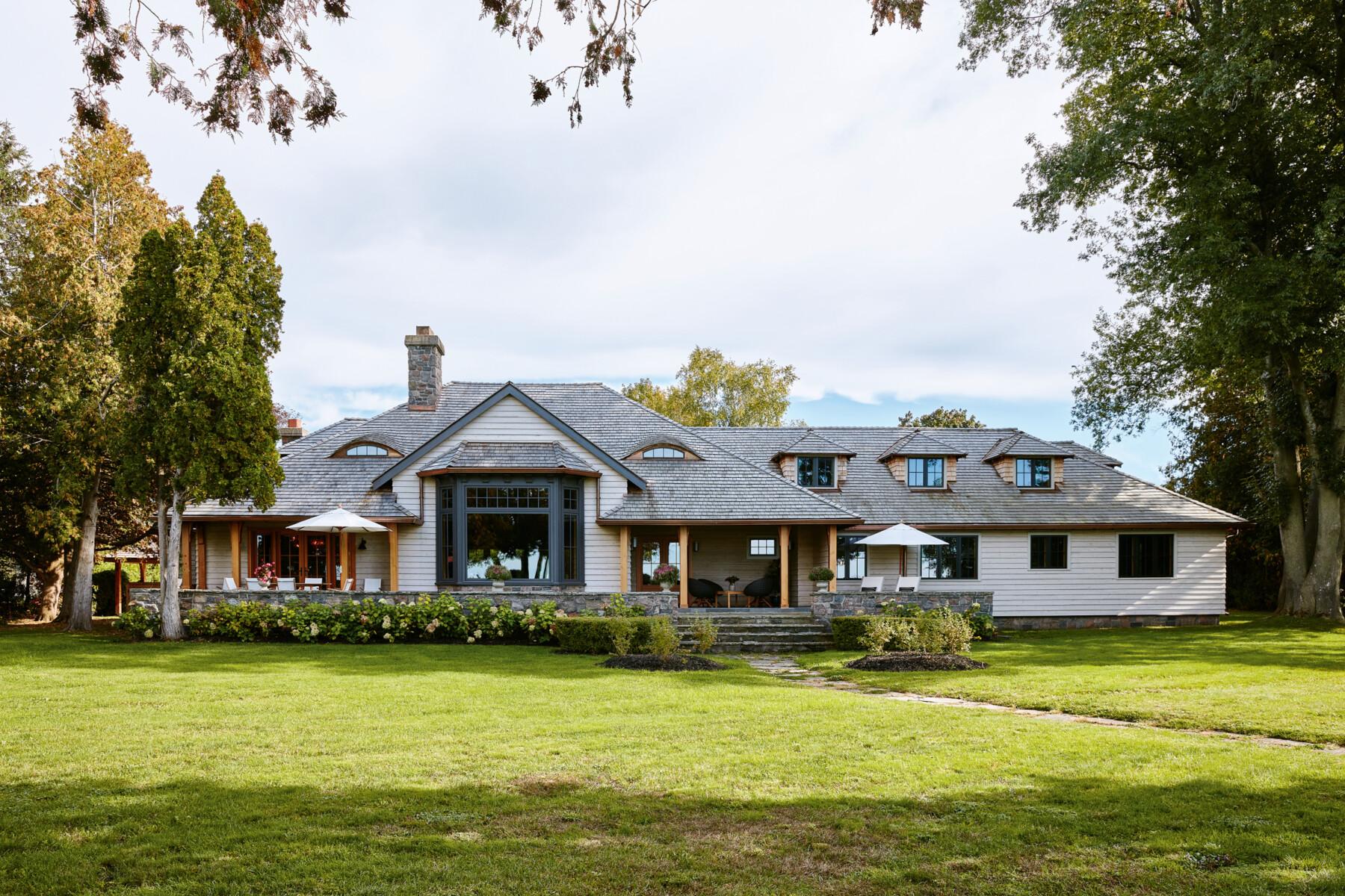 Real Cedar Online HIRES-2021-0928-HHM-243_HH_JanFeb22_42